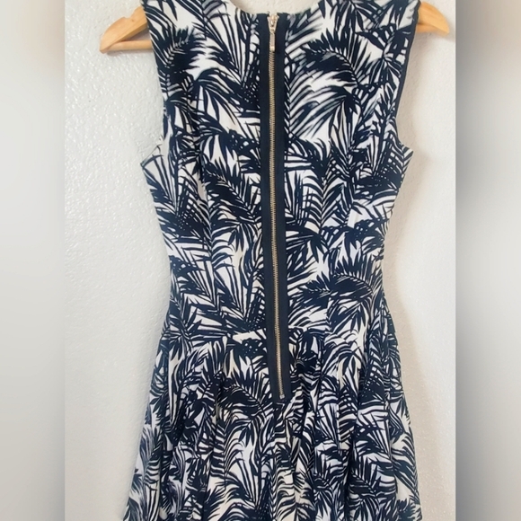 💚5/$25 H&M Black and White Sleeveless Halter Fit and Flare Mini Dress - Picture 4 of 6